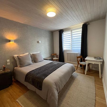 Bed and Breakfast Les Remparts Шатонеф-дю-Фау Екстер'єр фото